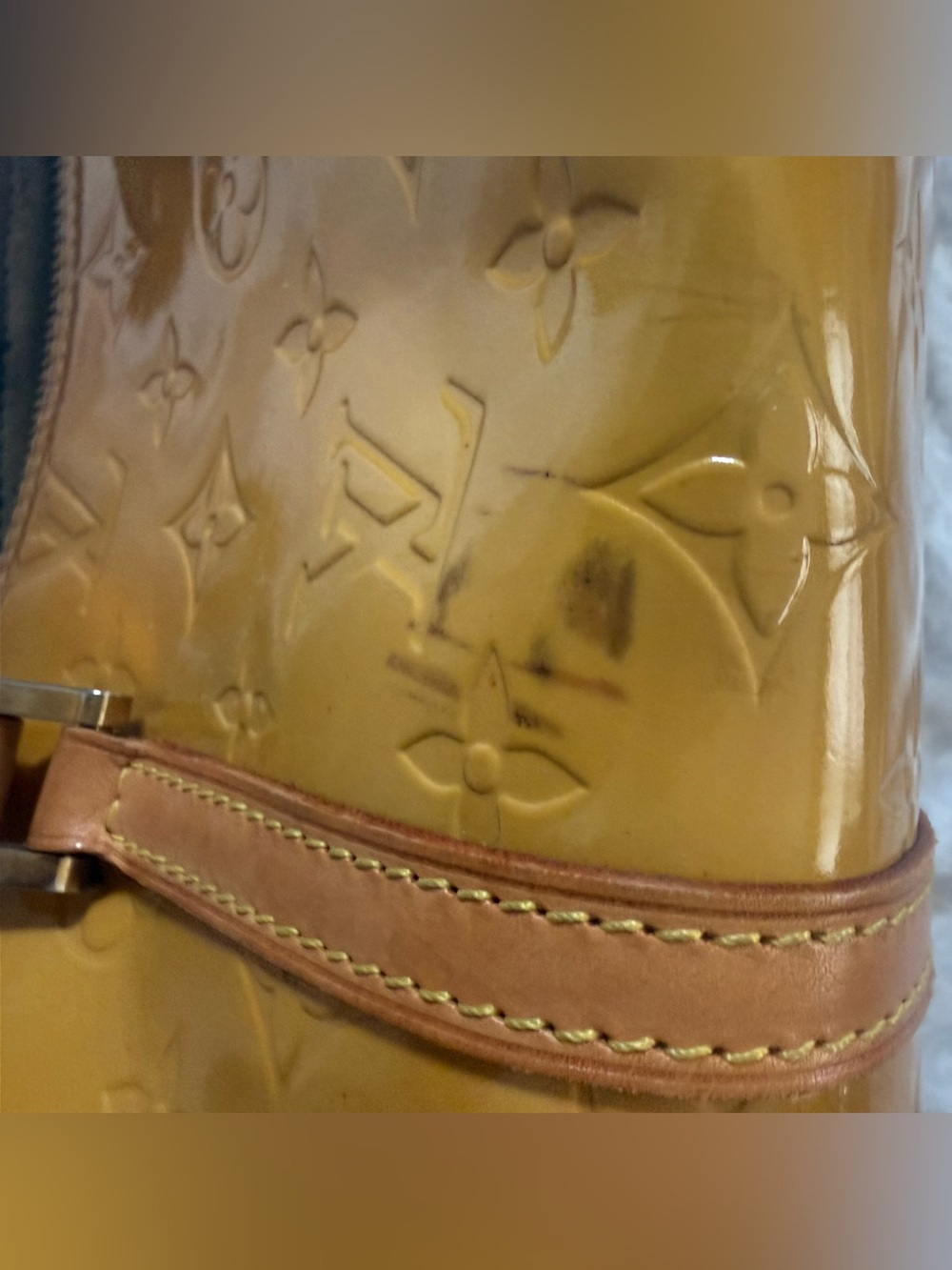 Louis Vuitton Vachetta Tan Leather Strap Detail with Gold Ring - Picture 5 of 10